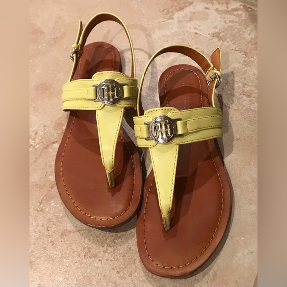 Tommy Hilfiger x GUESS Los Angeles Sandals Bundle (Size 6.5M) - Picture 7 of 13